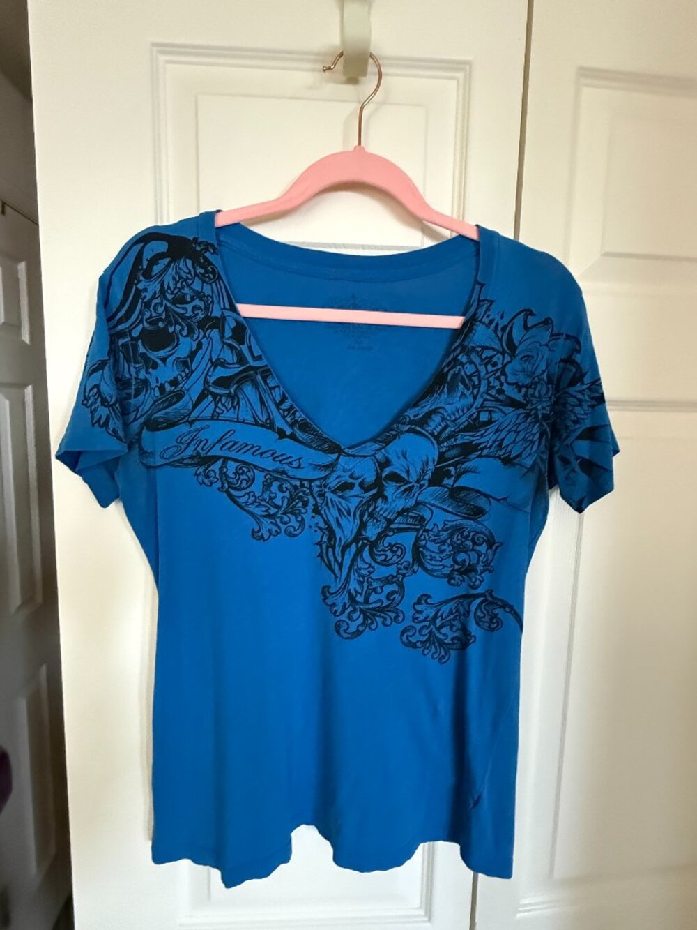 Infamous V-neck tee